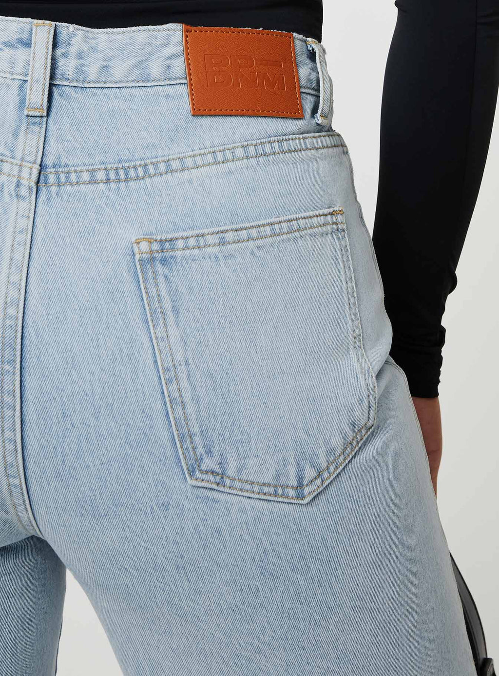 Arlington Straight Leg Denim Jeans Light Wash