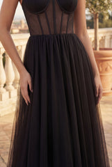 Dress 10748