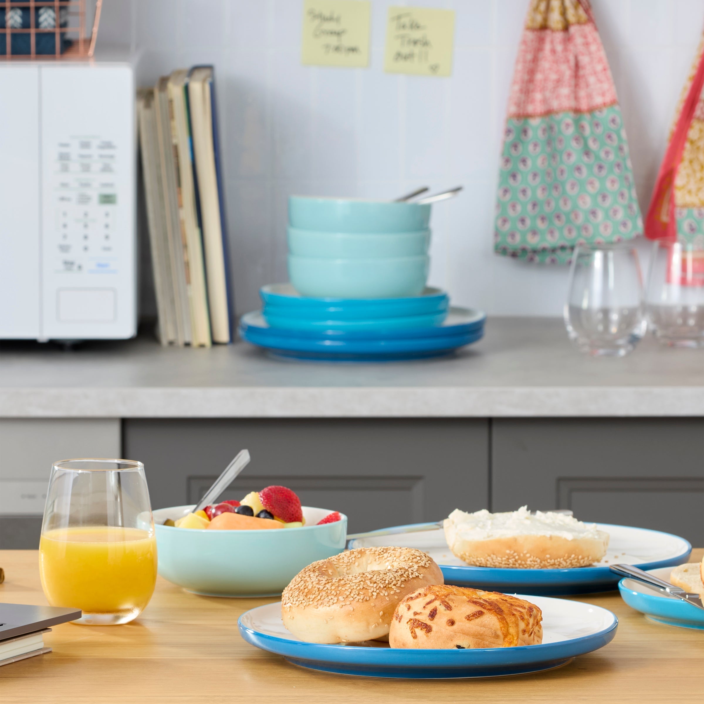 24 Seven Colors Turquoise 12-Piece Dinnerware Set
