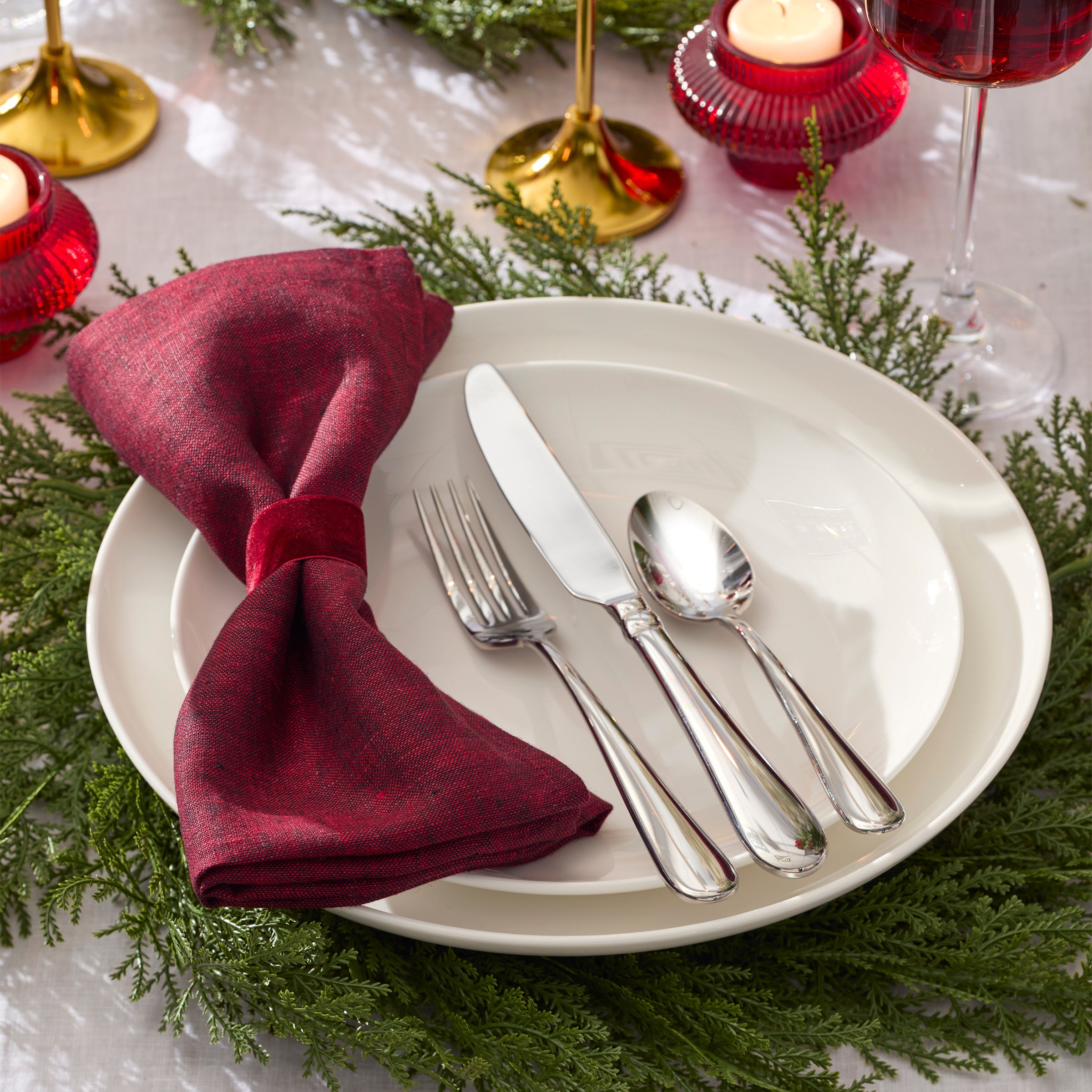 Studio 1414 Coupe 24-Piece Dinnerware Set