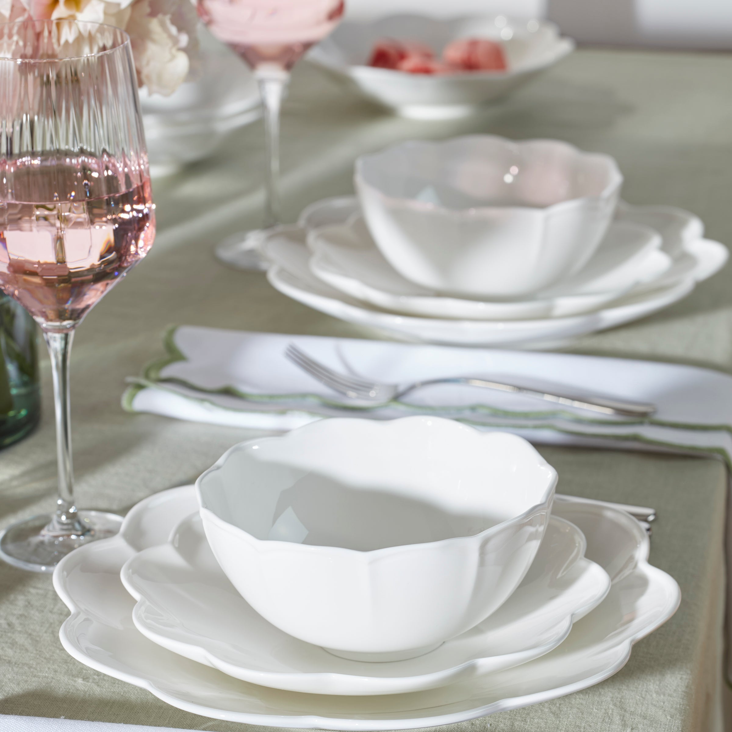 Studio 1414 Scallop 12-Piece Dinnerware Set