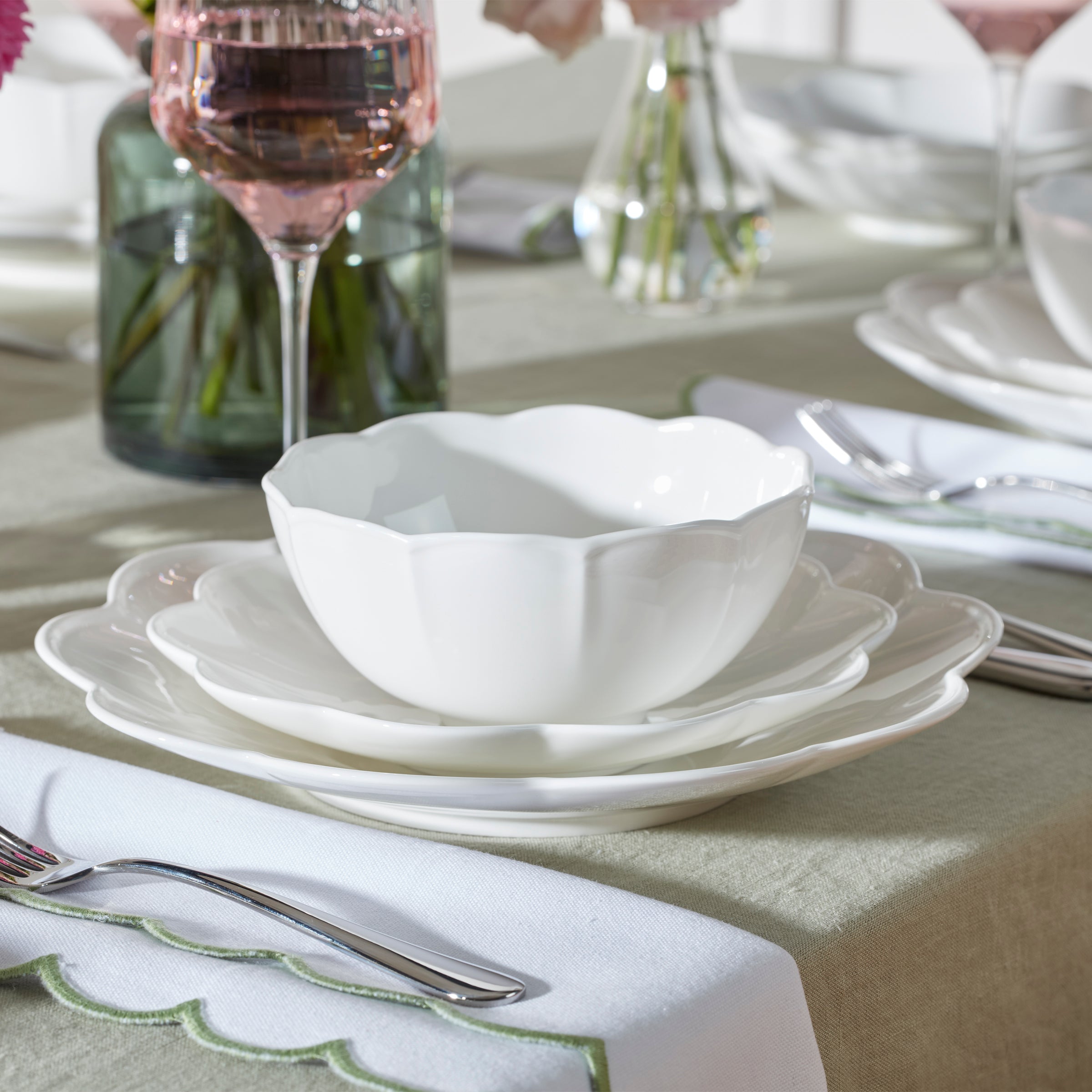 Studio 1414 Scallop 12-Piece Dinnerware Set