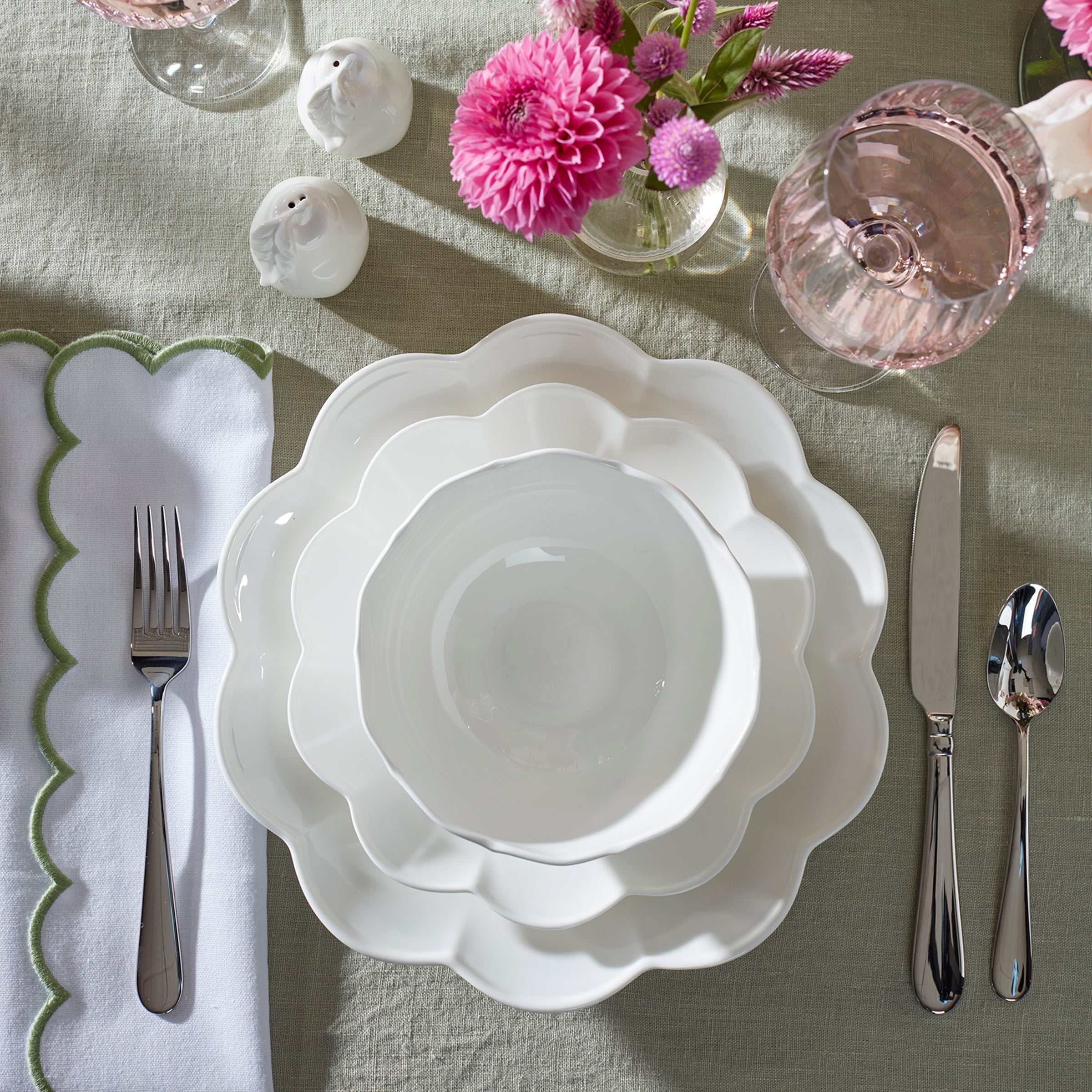 Studio 1414 Scallop 12-Piece Dinnerware Set